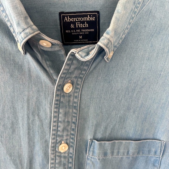 NWOT Abercrombie & Fitch Baby Blue Denim Long Sleeve Button Down - Picture 3 of 4